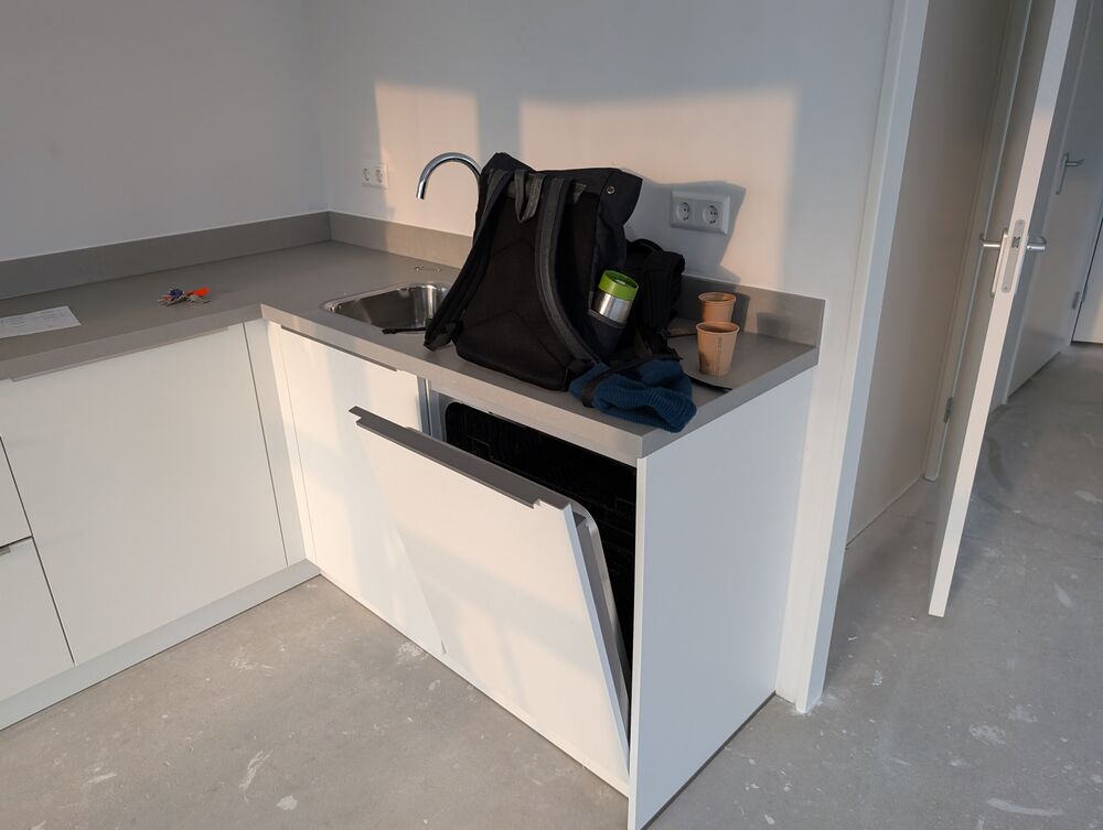 No overhead cabinets